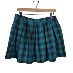 Hot Topic Teal & Black Plaid Pleated Skirt Size Size M